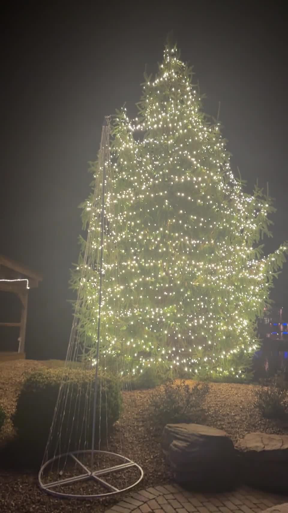 Old Kinderhook installation by Show Me Christmas Lights