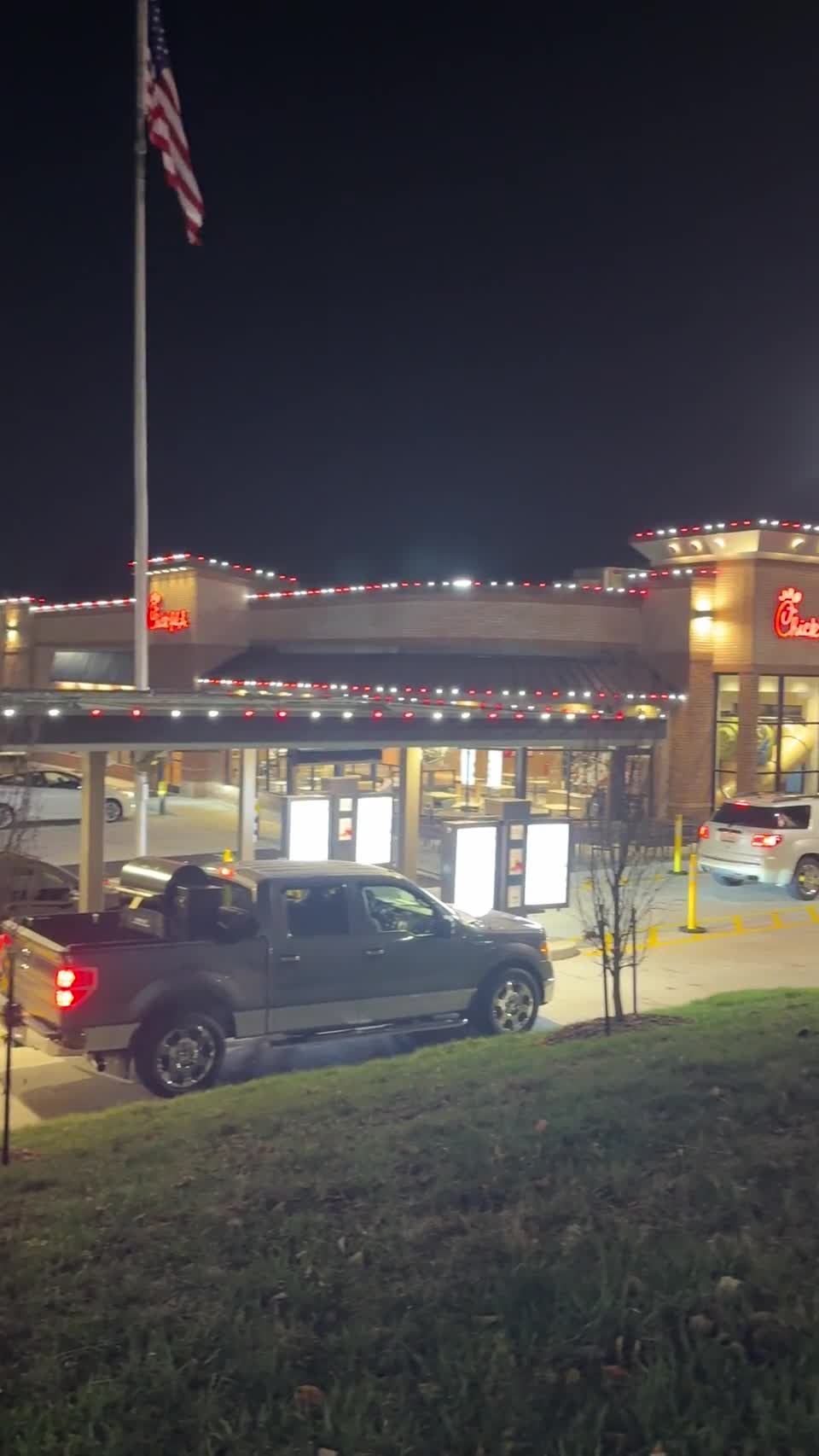 Missouri holiday lighting installation by Show Me Christmas Lights