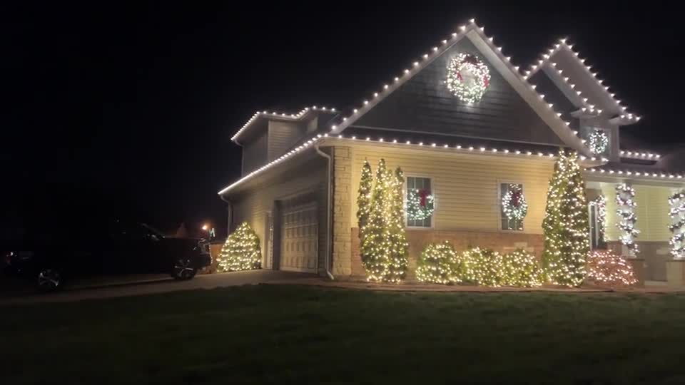 Missouri holiday lighting installation by Show Me Christmas Lights